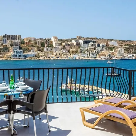 Harbour Lights: Seafront Penthouse with Panoramic Terrace Apartment St. Paul's Bay Exterior photo