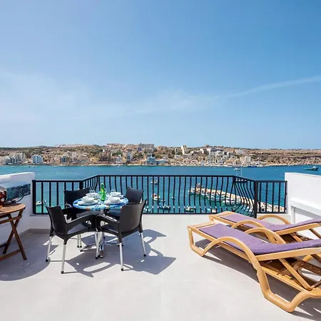 Harbour Lights: Seafront Penthouse with Panoramic Terrace Apartment St. Paul's Bay Exterior photo