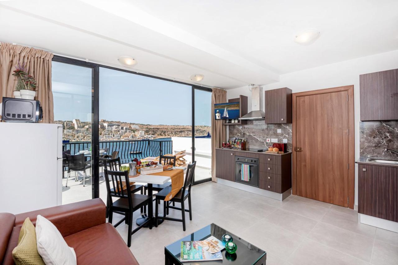 Harbour Lights: Seafront Penthouse With Panoramic Terrace Apartment
